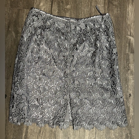 Elegant Silver Lace Skirt - Picture 7 of 14